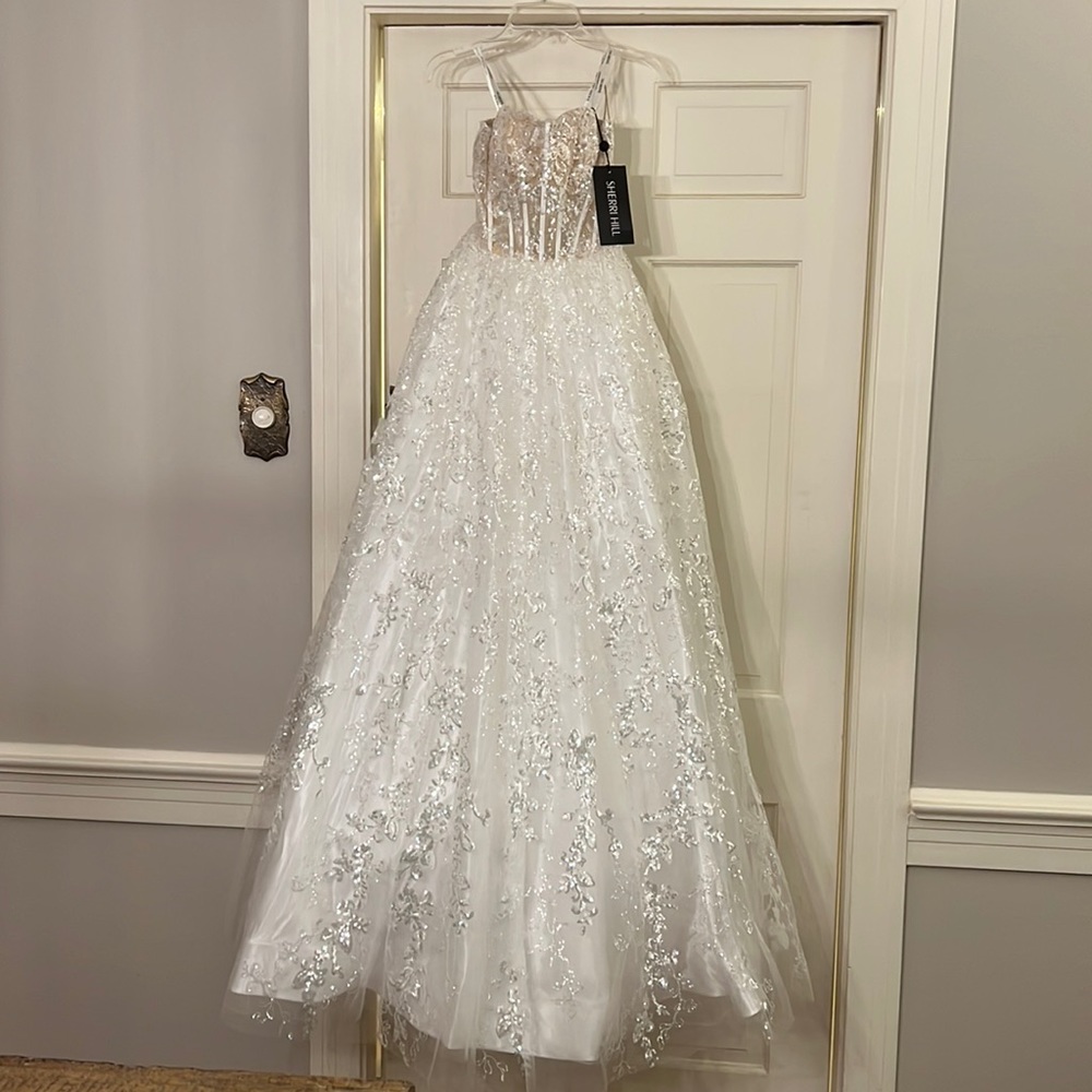 Sherri Hill dress color: ivory size : 0 style: 54340.     Never worn brand new